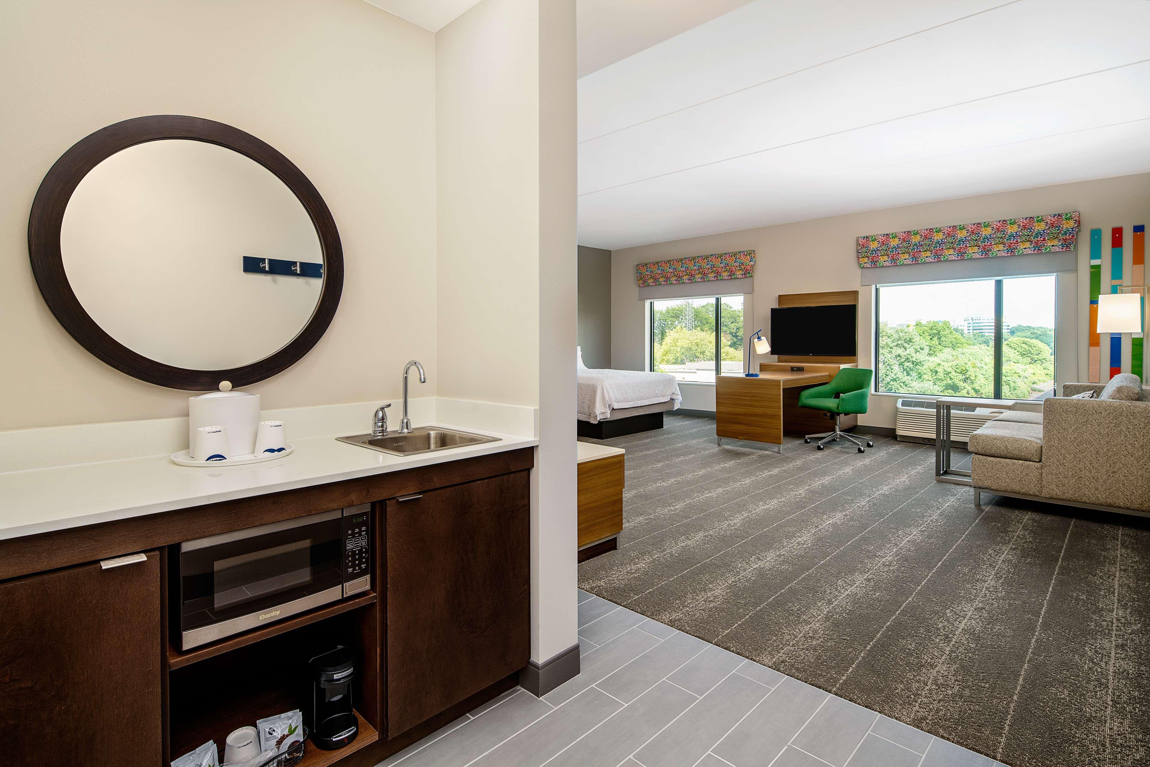 Hampton Inn & Suites Raleigh Midtown, Nc Eksteriør billede