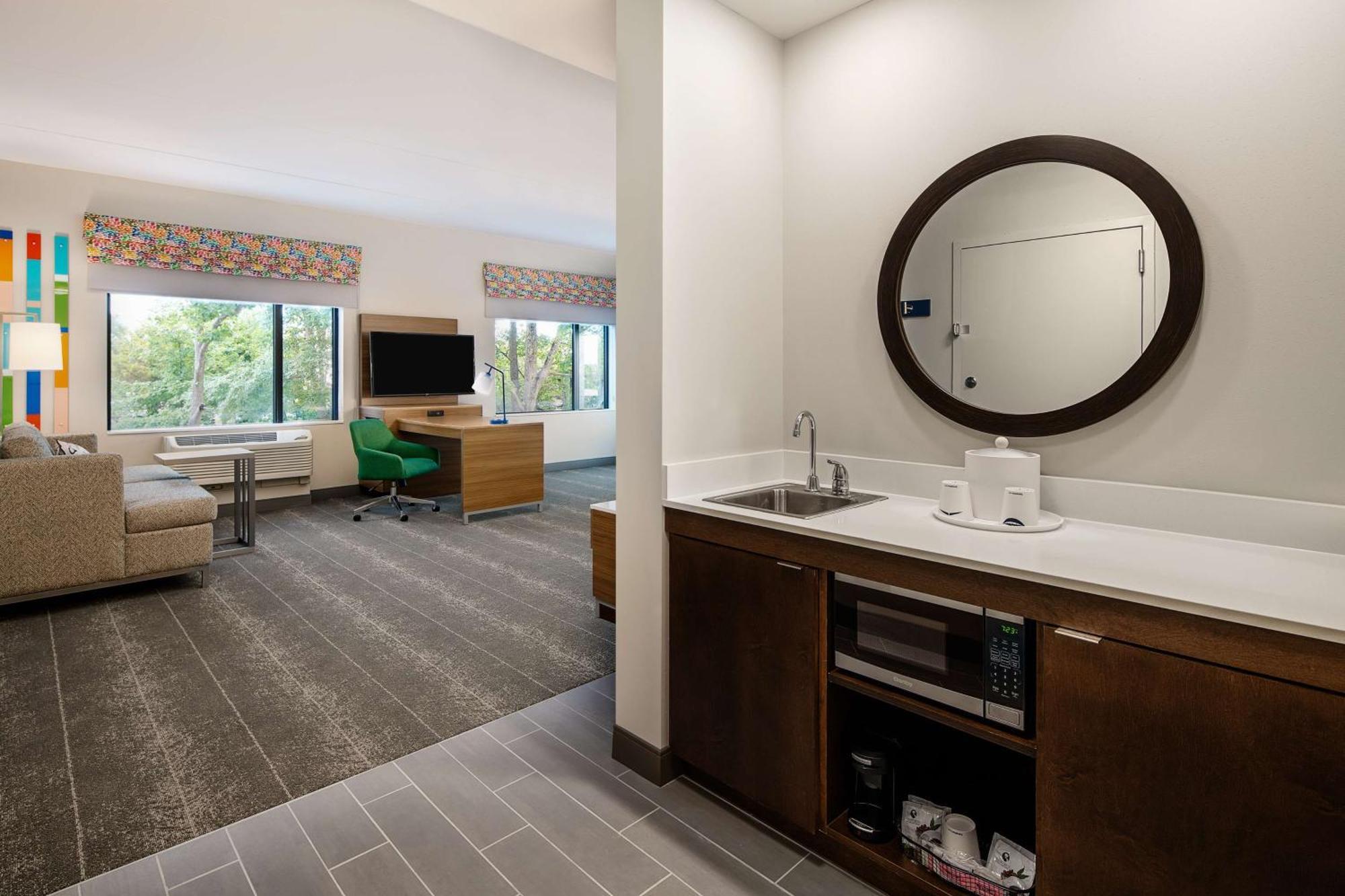 Hampton Inn & Suites Raleigh Midtown, Nc Eksteriør billede