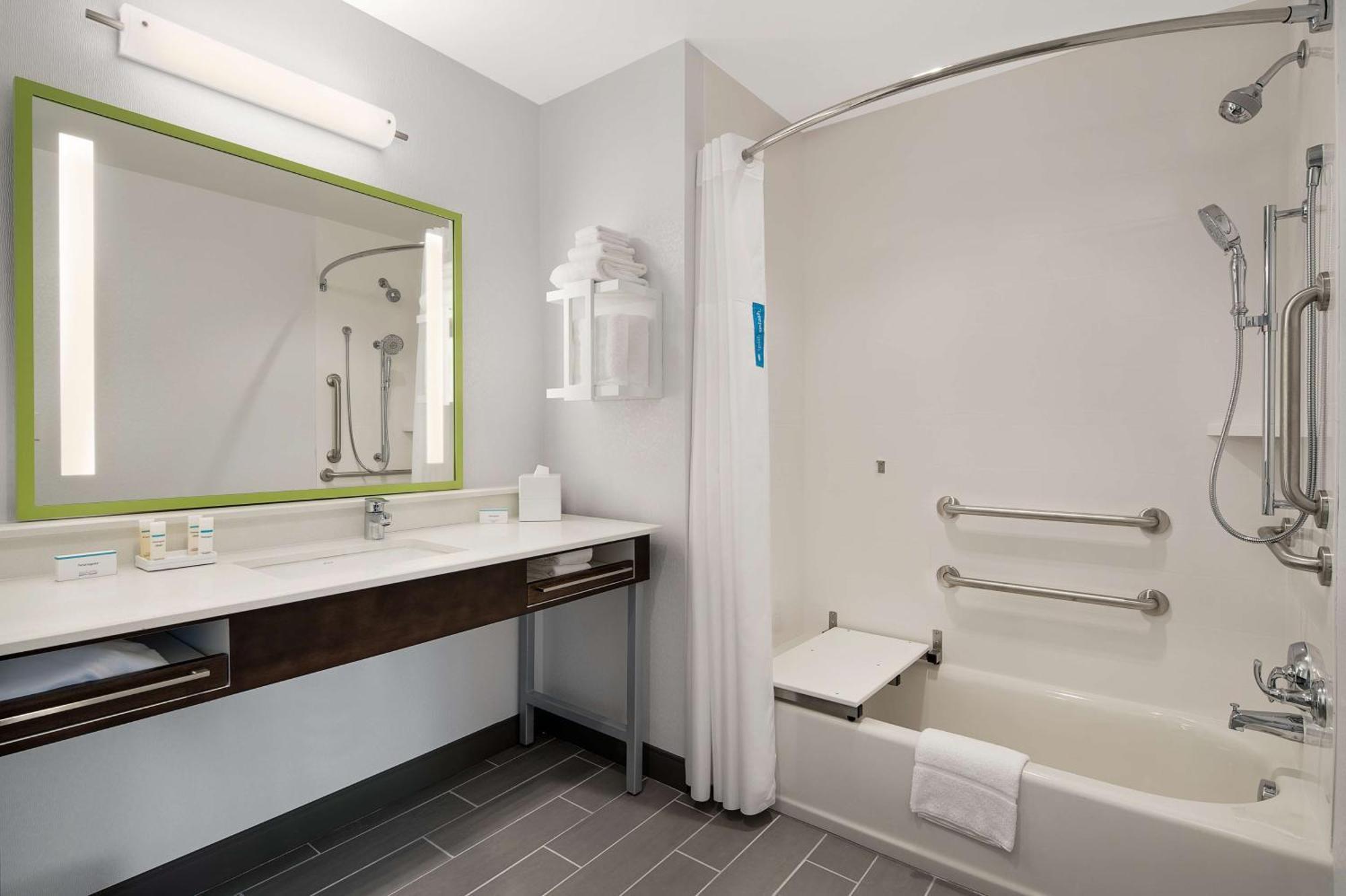 Hampton Inn & Suites Raleigh Midtown, Nc Eksteriør billede